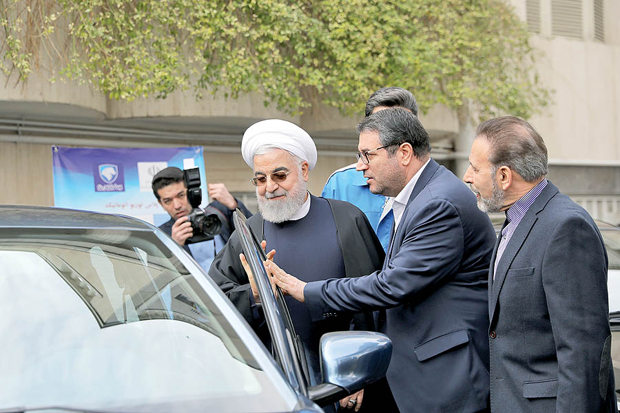 از عزل رحمانی تا بی توجهی روحانی/ تعلل دولت دوازدهم برای انتخاب وزیر صمت!