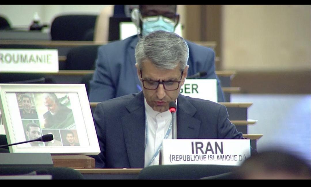 قاب عکس شهید سلیمانی و همرزمانش در شورای حقوق بشر سازمان ملل