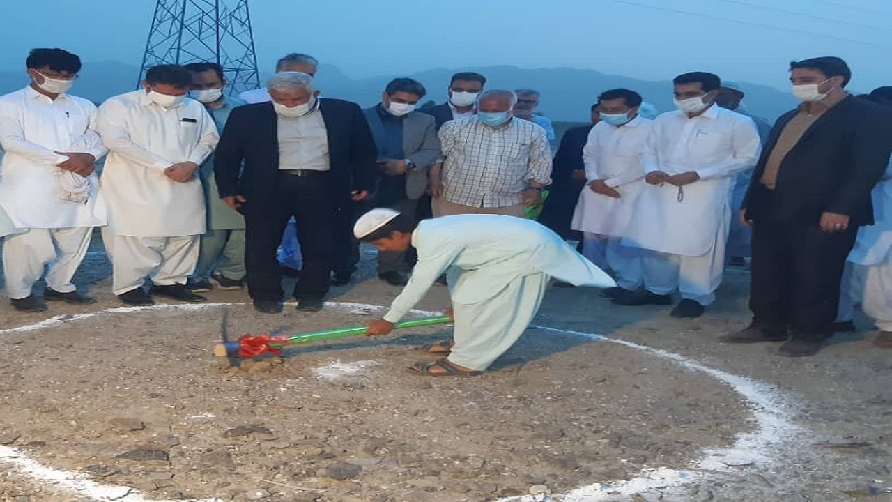 کلنگ ساخت ۲ مدرسه در راسک به زمین زده شد