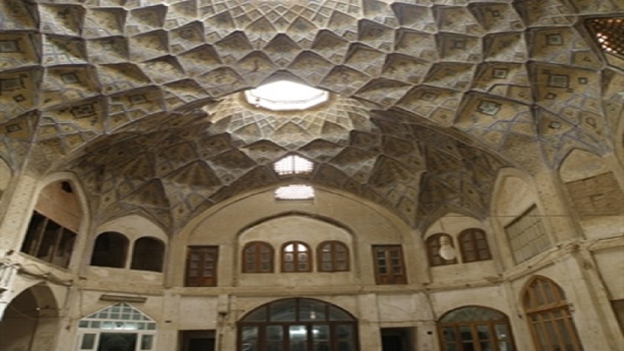 تخریب بام تیمچه «بخشی» بازار کاشان صحت ندارد