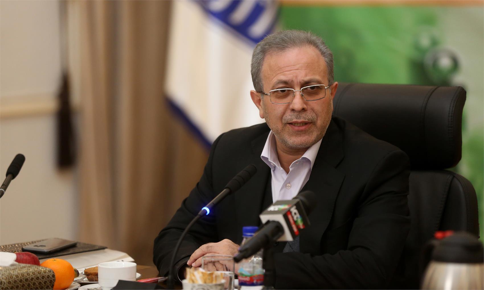 وزیر ارتباطات با برنامه‌های توسعه خدمات رفاهی موافقت کرد