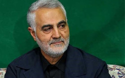 غم دنیا نتواند به زمینش بزند؛ پرچمی را که غم عشق تو بالا ببرد
