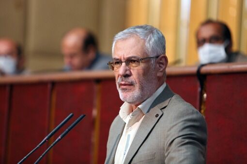 درخواست واگذاری مدیریت نیروی انسانی شهرداری‌ها به شورا‌ها