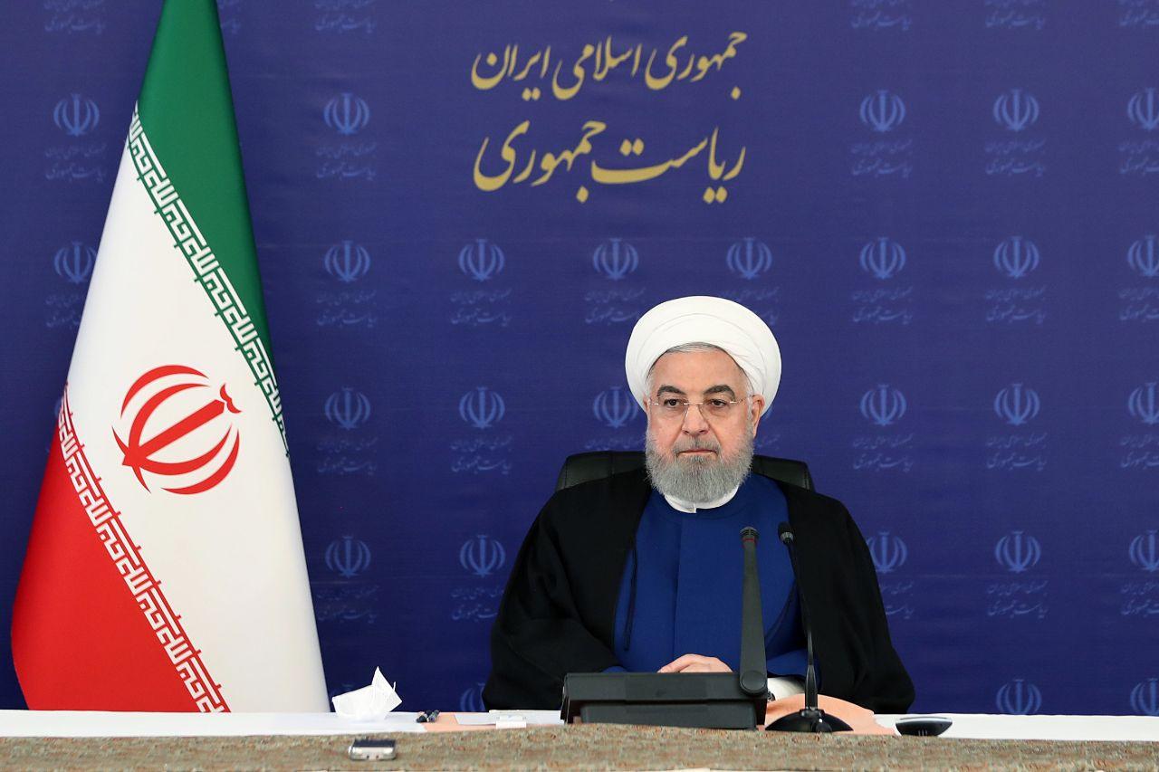 ‌اجتماعات را باید ممنوع کنیم/ تعطیلی کامل فعالیت‌های اقتصادی غیر ممکن است
