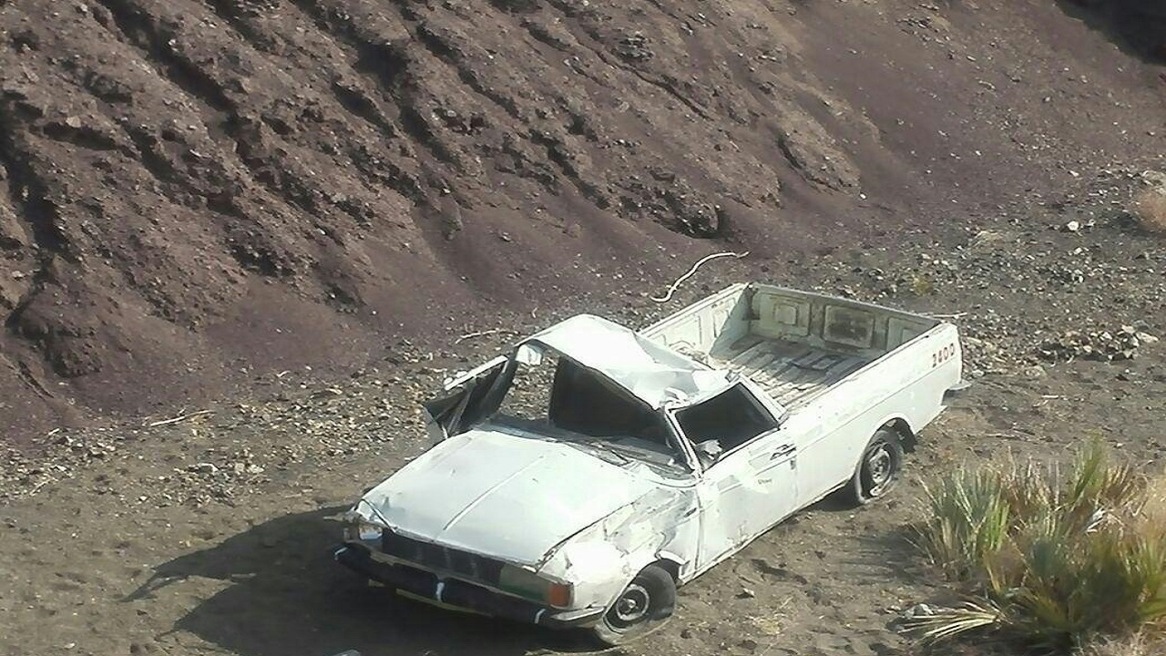 سقوط وانت پیکان به ته دره مرگ ۴ نفر را در گرمسار رقم زد