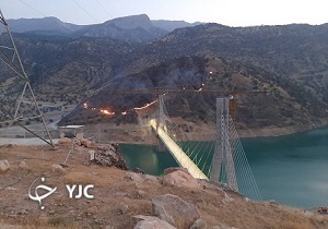 وقوع آتش سوزی در منطقه سه بلوطک دهدز