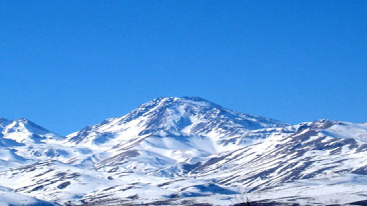 صعود دوباره کوهنورد مهابادی به قله سبلان