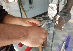 پلمب دو واحد عرضه فرآورده‌های خام دامی غیرمجاز در سقز
