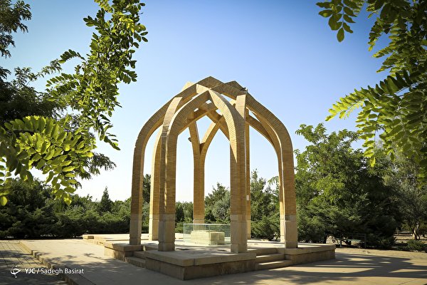 ایرانِ ما؛ تخت فولاد اصفهان