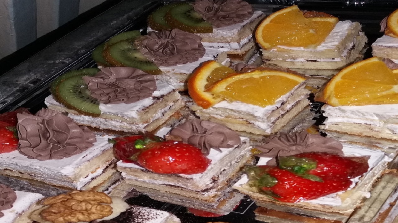 طرز تهیه شیرینی‌تر برشی