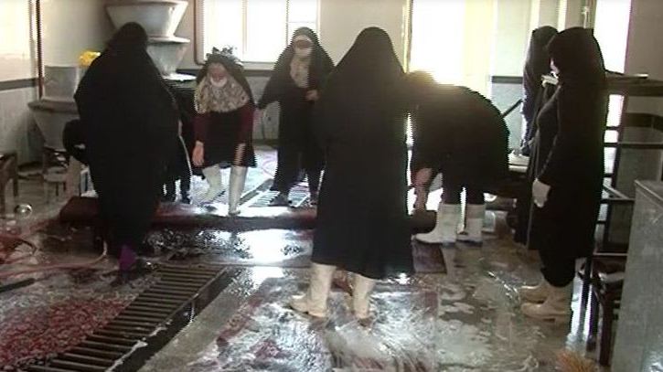 امداد رسانی به خانواده های آسیب دیده از سیل در مراغه