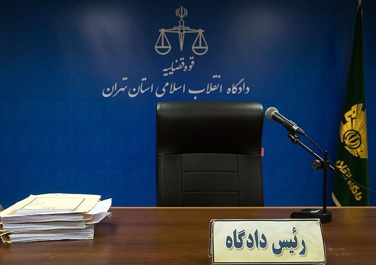 قاچاق و فروش ۶۰ میلیون یورو ارز دولتی در بازار آزاد/ ارائه اسناد ساختگی واردات تجهیزات و ماشین‌آلات به بانک