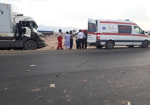 امداد رسانی به دو مصدوم حادثه دیده در میبد