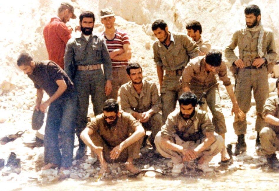 حضور رهبر انقلاب در جبهه&zwnj;های دفاع مقدس از نگاه دوربین