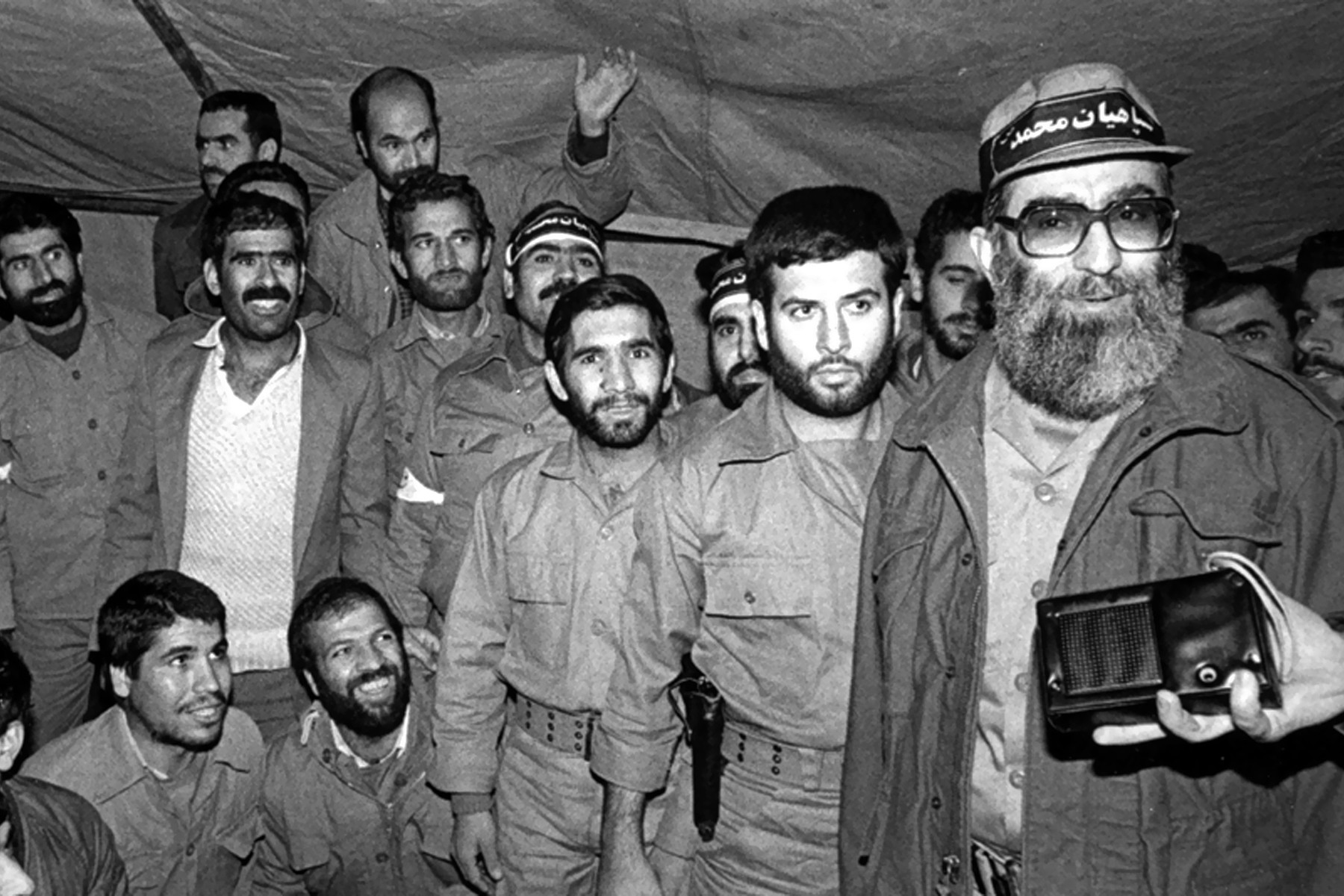 حضور رهبر انقلاب در جبهه&zwnj;های دفاع مقدس از نگاه دوربین