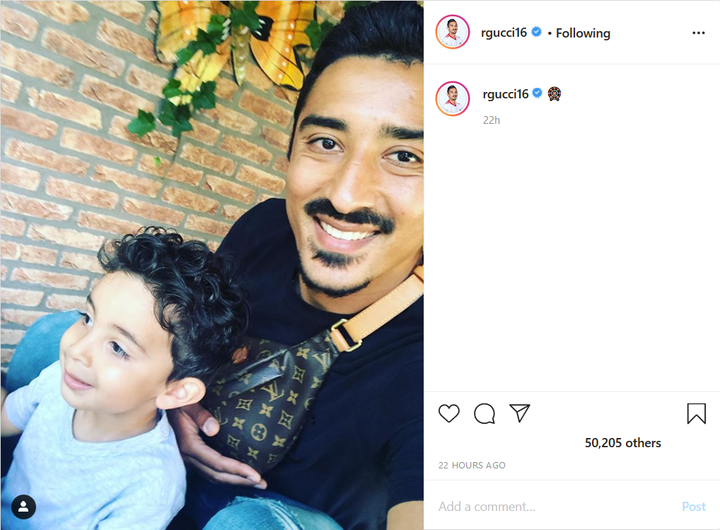 پدر و پسرانه ملی&zwnj;پوش فوتبال ایران/ درددل پورعلی&zwnj;گنجی سر مزار پدرش/ تصویر بازیکن پرسپولیس با استایل کرونایی&zwnj;اش