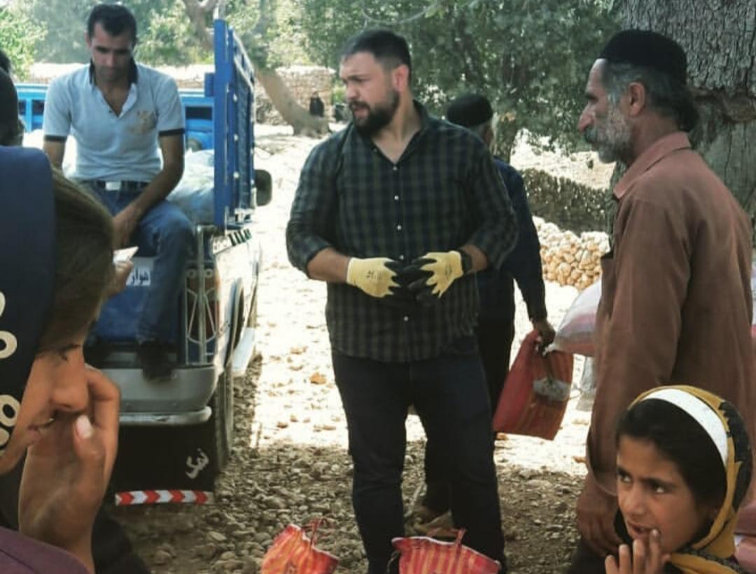 کمک رسانی قاسمی و اخلاقی به روستائیان محروم ممبین خوزستان