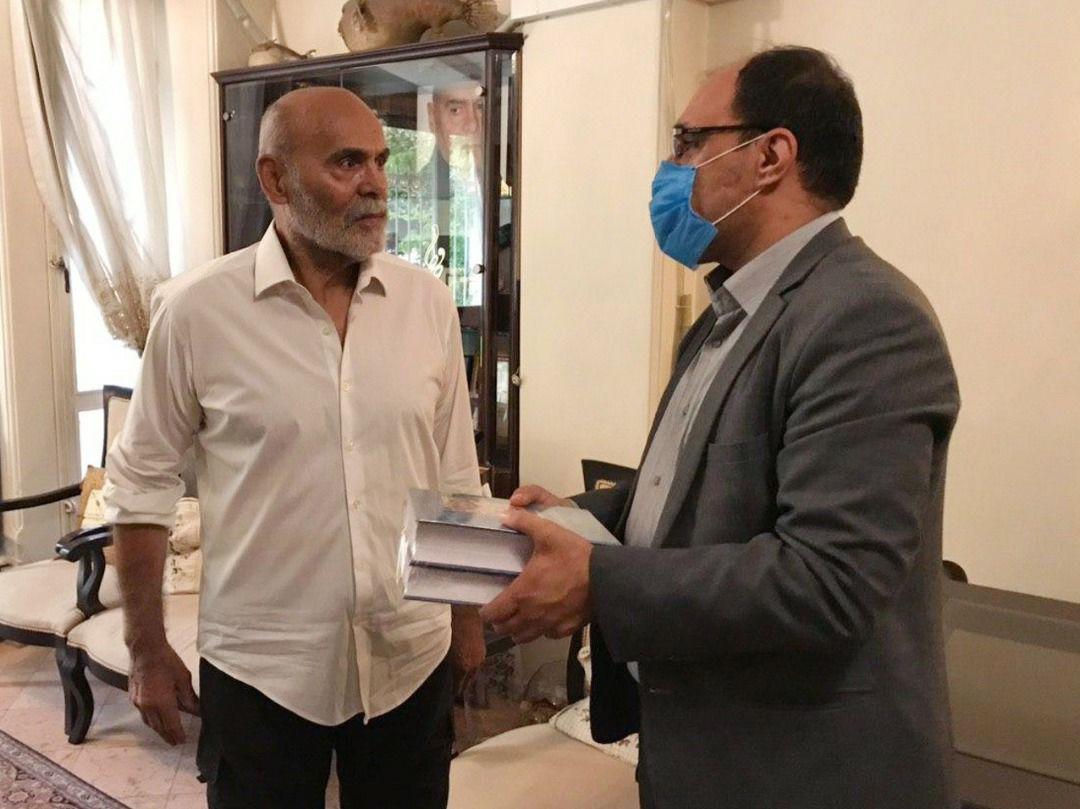 مدیرعامل موسسه هنرمندان پیشکسوت به دیدار جمشید هاشم‌پور رفت