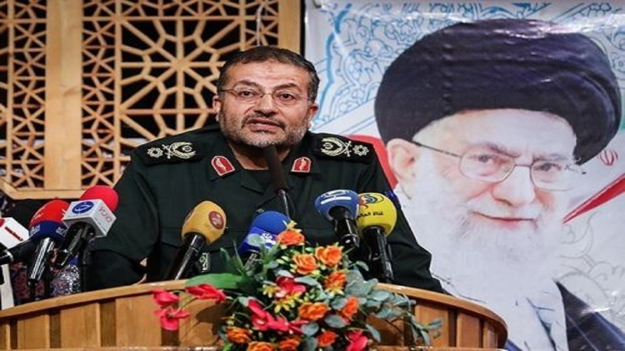 جلوی تبلیغ جمهوری اسلامی قلابی می‌ایستیم