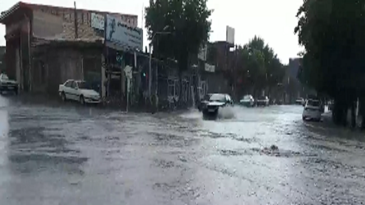 بارش شدید باران در مناطق مختلف آذربایجان شرقی