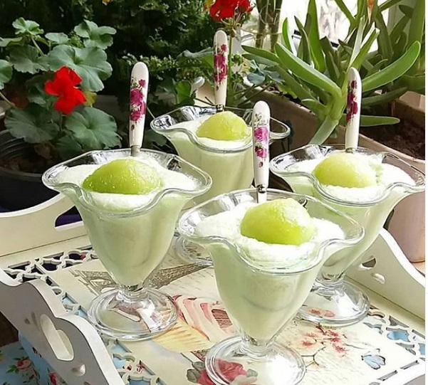 آموزش آشپزی؛ از جوجه تایلندی و کیک شنی تا بستنی سنتی و دسر گل محمدی + تصاویر