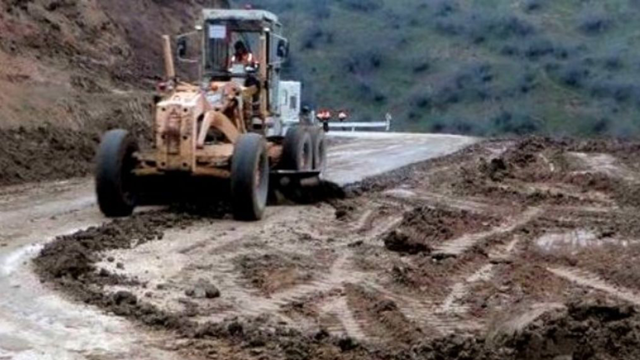 بازگشایی راه ۲۳ روستا در مینودشت