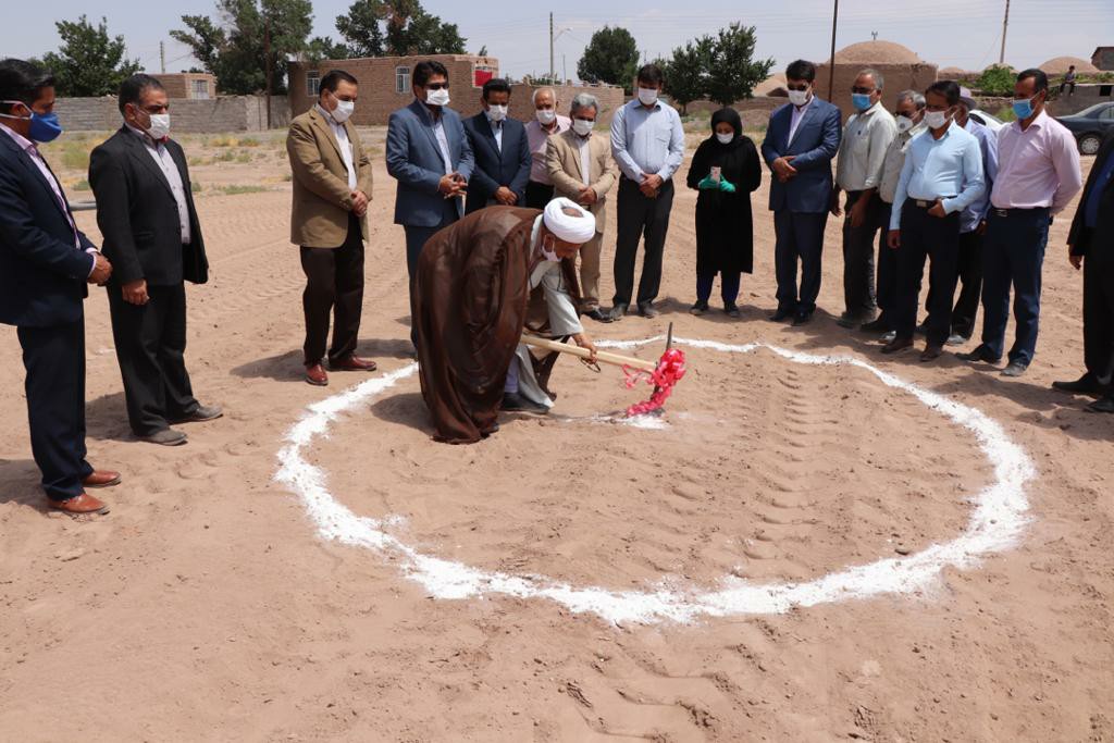 کلنگ ساخت مدرسه ۶ کلاسه در نگار بر زمین خورد