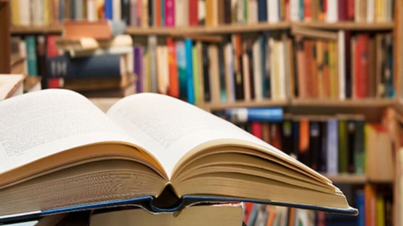 بسته پیشنهادی ۴+ ۱ مطالعه کتاب/ اهالی هنر و ادب، خواندن چه کتابی را توصیه می‌کنند؟