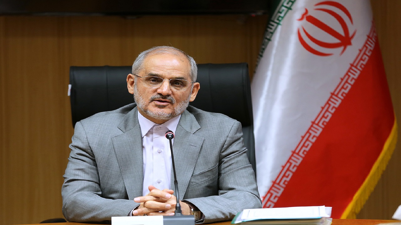 دختران حادثه شین آباد را استخدام می‌کنیم/ اضافه شدن داستان «حاج قاسم» در کتاب‌های درسی