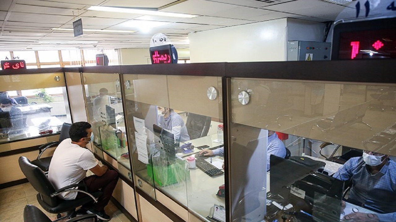 ادارات اصفهان با تمام ظرفیت خود خدمت‌رسانی می‌کنند