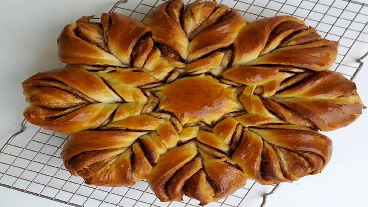 طرز تهیه نان لایه‌ای شکلاتی