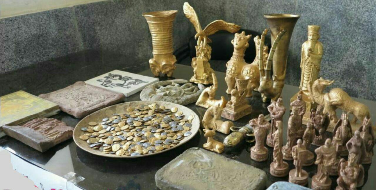 کشف ۲۳۹ قلم اشیا تاریخی در سال ۹۹