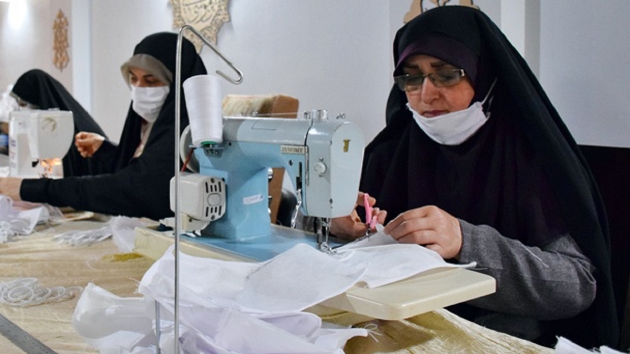 تولید و توزیع رایگان ۱۰ هزار ماسک در باباحیدر