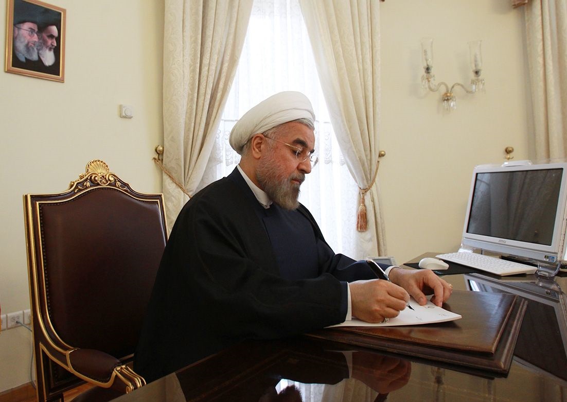 پیام تسلیت روحانی درپی درگذشت والده دکتر قاضی‌زاده هاشمی