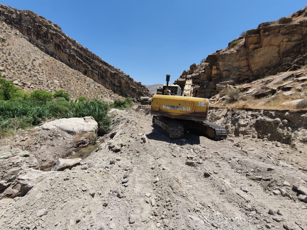 بازسازی کانال انتقال آب روستای ریکان قیروکارزین