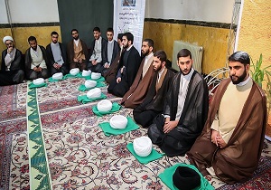 برگزاری مراسم عمامه‌گذاری طلاب با حضور آیت‌الله مصباح یزدی