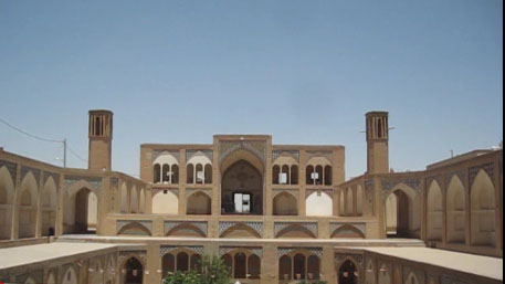 چشم‌اندازی از مسجد آقا بزرگ در کاشان + فیلم