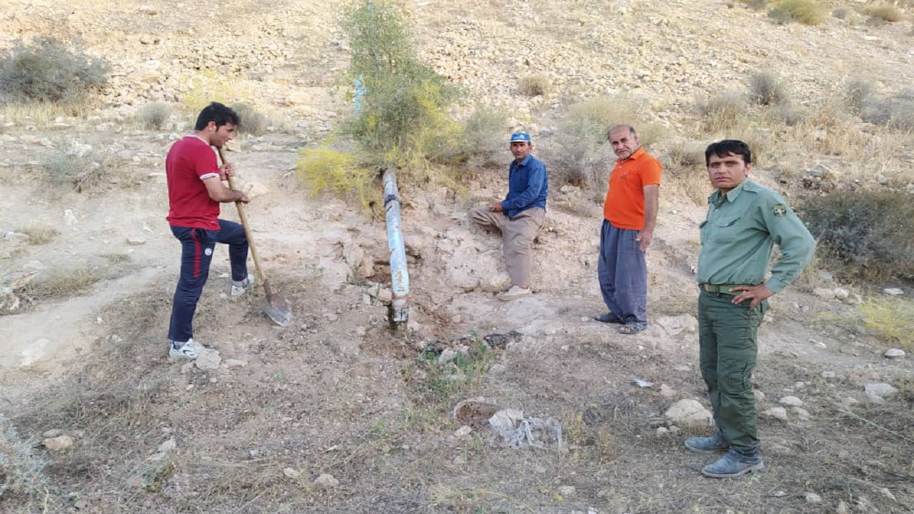 ساخت آبشخور برای حیات وحش دشتستان