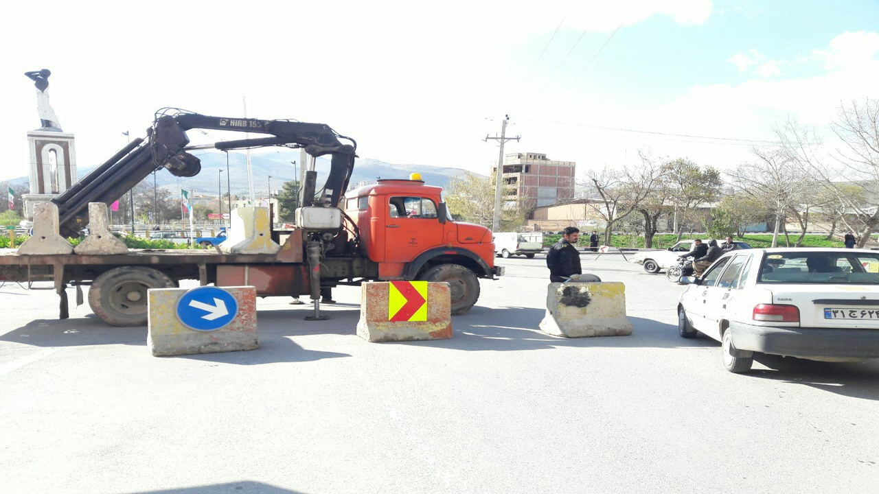 خیابان پر تردد مهاباد برای دومین بار مسدود شد