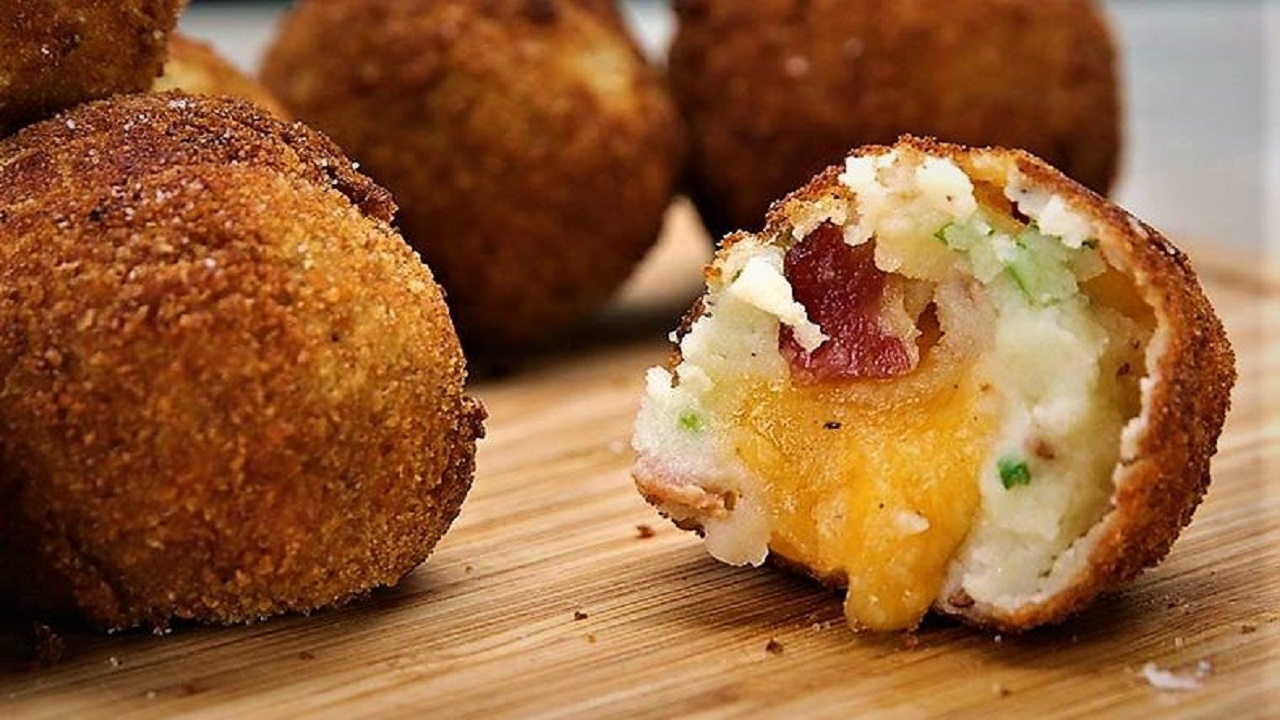 پیراشکی سیب زمینی خوشمزه و لذیذ + طرز تهیه