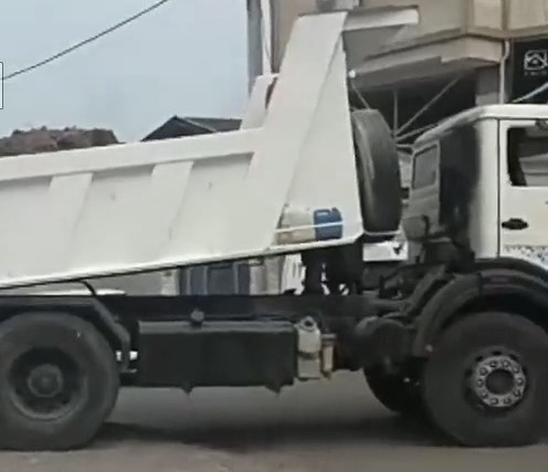 کامیون حامل نخاله کامیون حامل نخاله