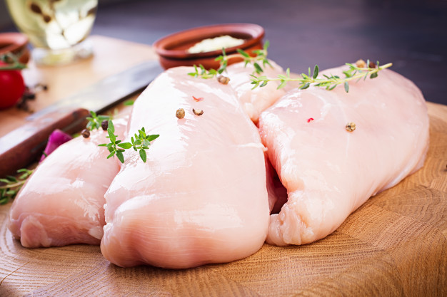 نرخ مصوب  گوشت بوقلمون بسته بندی و قطعه بندی در میادین میوه و تره بار چقدر است؟