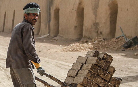 نبود قرارداد کار باعث سلب حق و حقوق از کارگر نمی‌شود