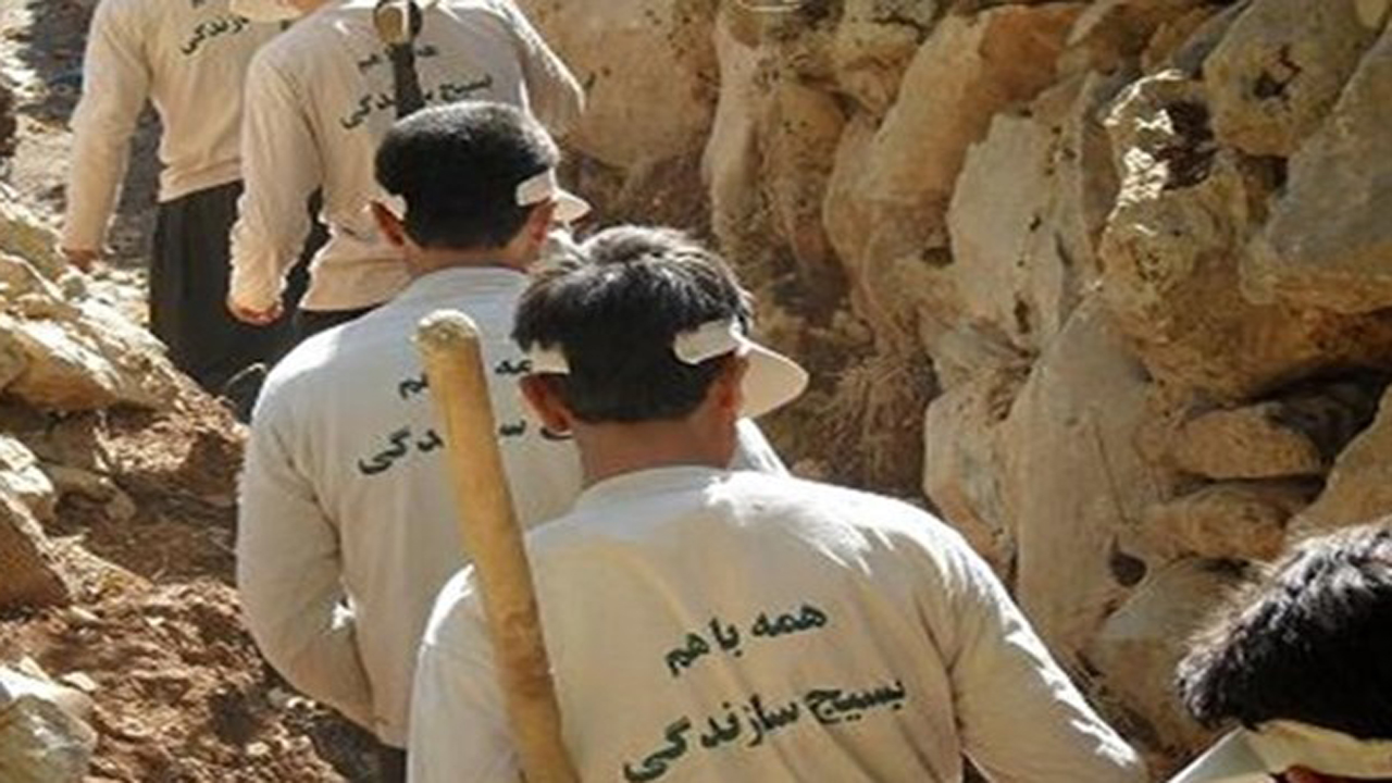 رفع مشکل آب در روستای دشت منطقه پشتکوه رستم