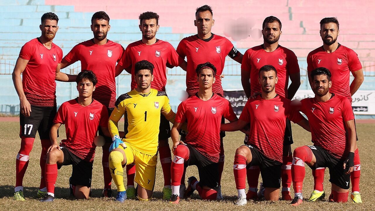 تساوی ایرانجوان بوشهر مقابل شهرداری بم ایرانجوان بوشهر