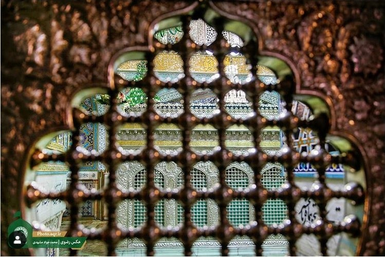 حرم پدر سراسر سیاه پوش شد