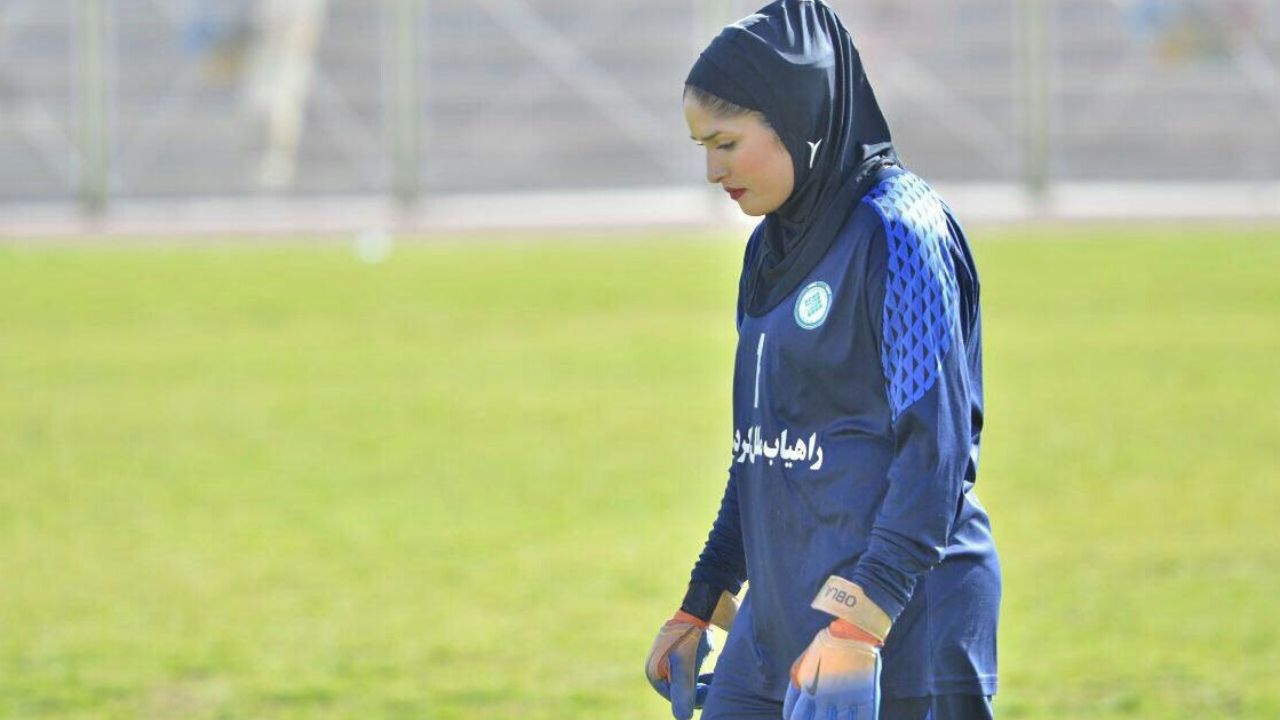 بازیکن تیم وچان کردستان گفت: توجهی به لیگ فوتبال بانوان نمی&zwnj;شود