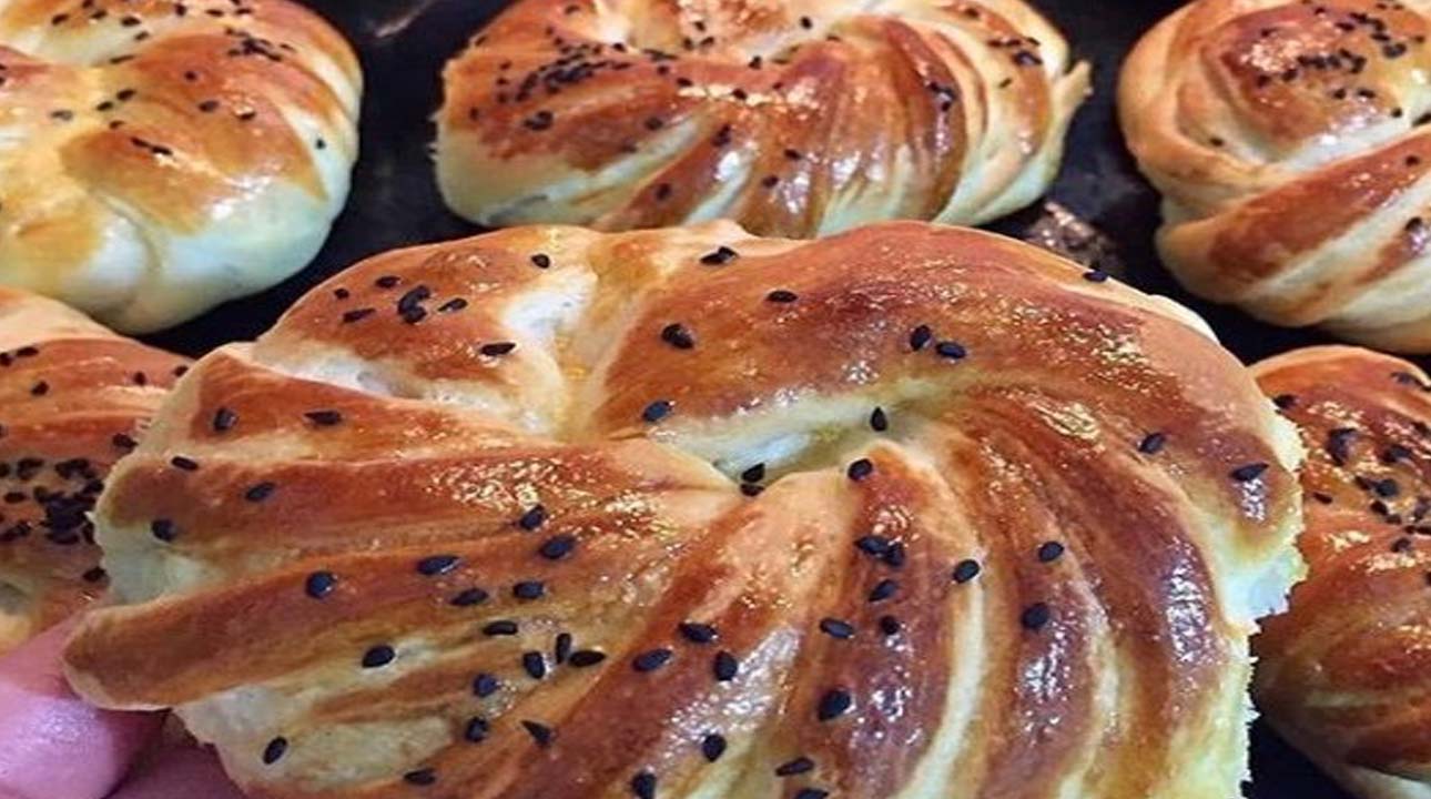آموزش آشپزی؛ از دسر پاولووا و کوکو سبزی با نان تست تا سالاد بلغاری و سیب زمینی سرخ شده + تصاویر