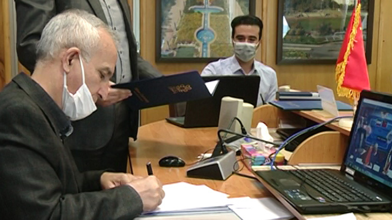 امضای تفاهم نامه دانشگاه شیراز با زبان و فرهنگ پکن