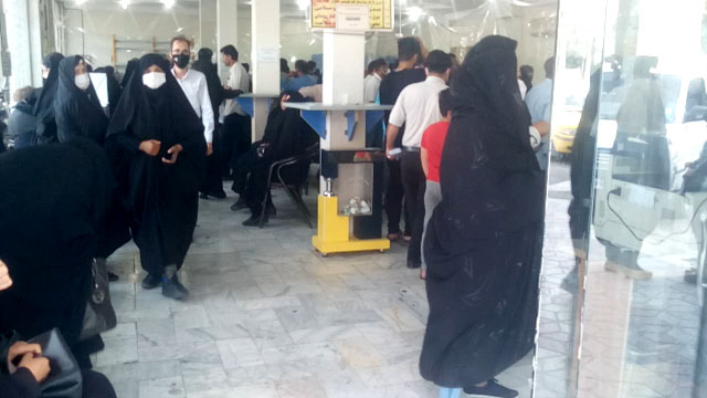 تمدید دفترچه بیمه با خطر ویروس کرونا + فیلم